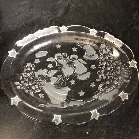 Mikasa Holiday Classics Angel Oval Bowl - Picture 1 of 2